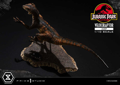 Jurassic Park Prime Collectibles Statue 1/10 Velociraptor Jump 21 cm