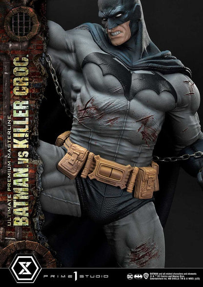 Batman Ultimate Premium Masterline Series Statue Batman contre Killer Croc Deluxe version 71 cm