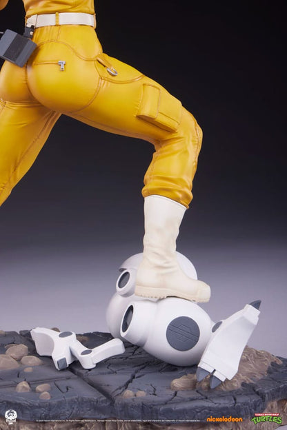 Estatua de la Serie Premier Turtles Mutant Turtles de Teenage 1/4 de abril O'Neil 46 cm