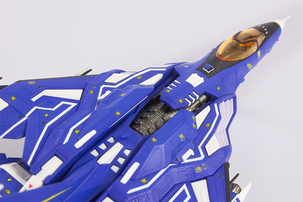Raiden V Director´s Cut Plastic Model Kit 1/100 FT-00004A Azuma 2P Color Ver. 18cm