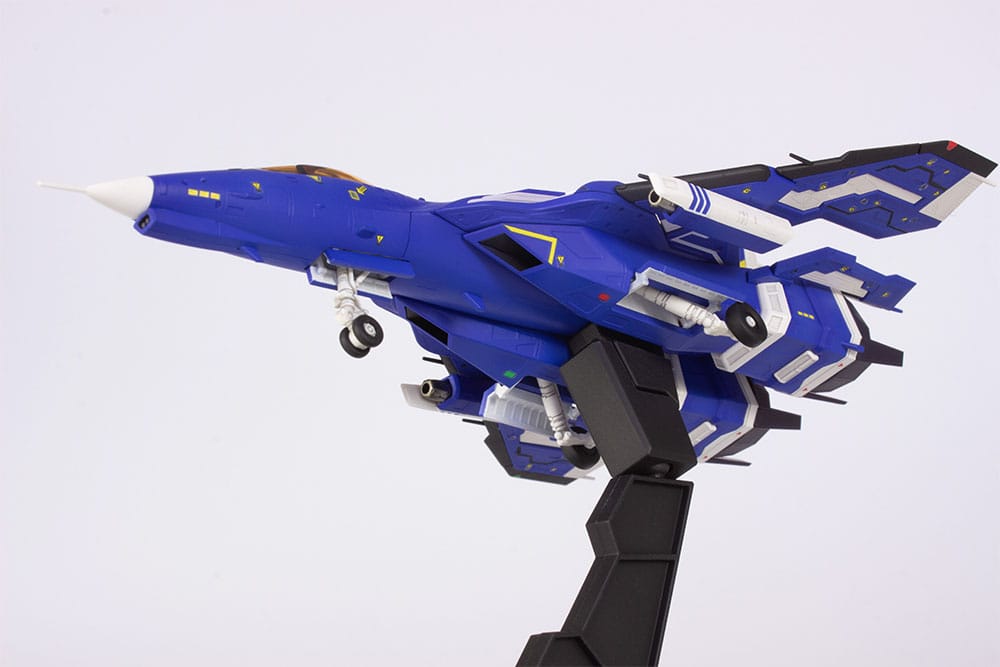 Raiden V Director´s Cut Plastic Model Kit 1/100 FT-00004A Azuma 2P Color Ver. 18cm