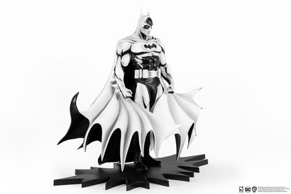 Batman PX PVC Status 1/8 SDCC 2024 Batman Crno -bijela verzija 27 cm