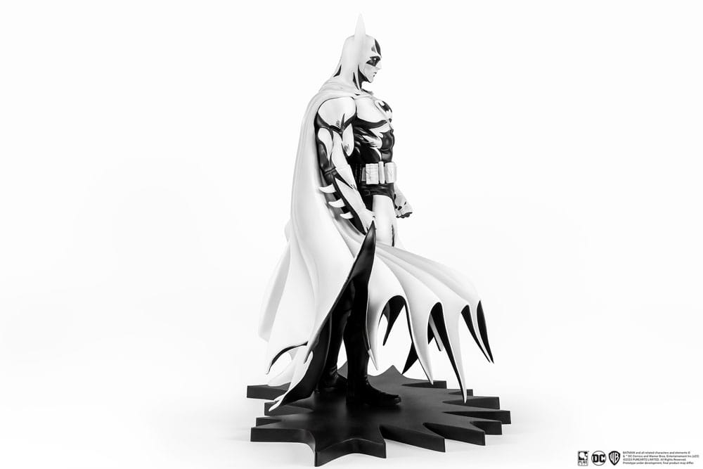 Batman PX PVC Status 1/8 SDCC 2024 Batman Crno -bijela verzija 27 cm