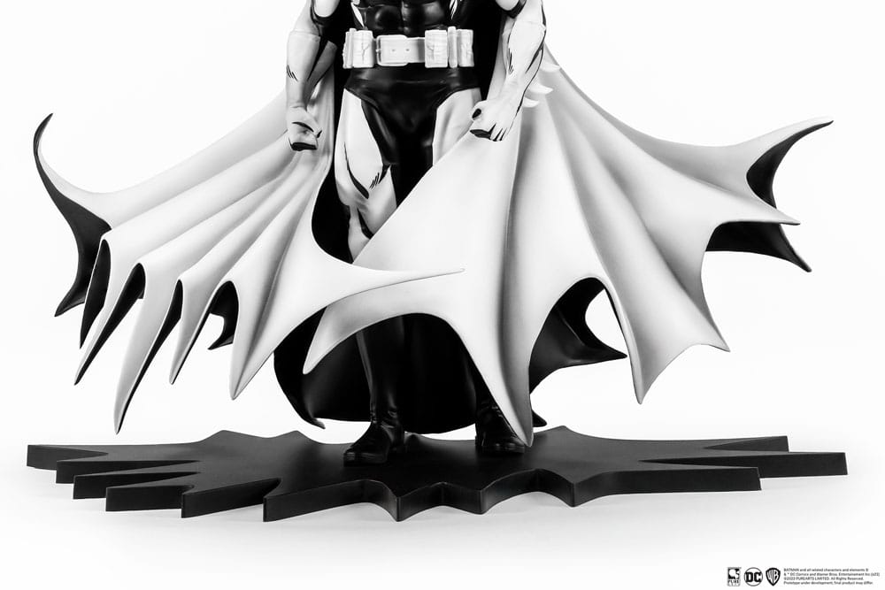 Batman PX PVC Status 1/8 SDCC 2024 Batman Crno -bijela verzija 27 cm