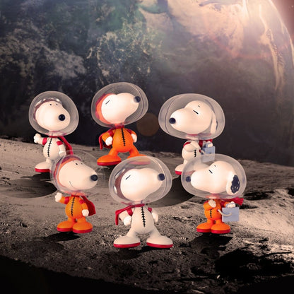 Peanuts Figures Worlds Beyond Snoopy Kapseldisplay (6)