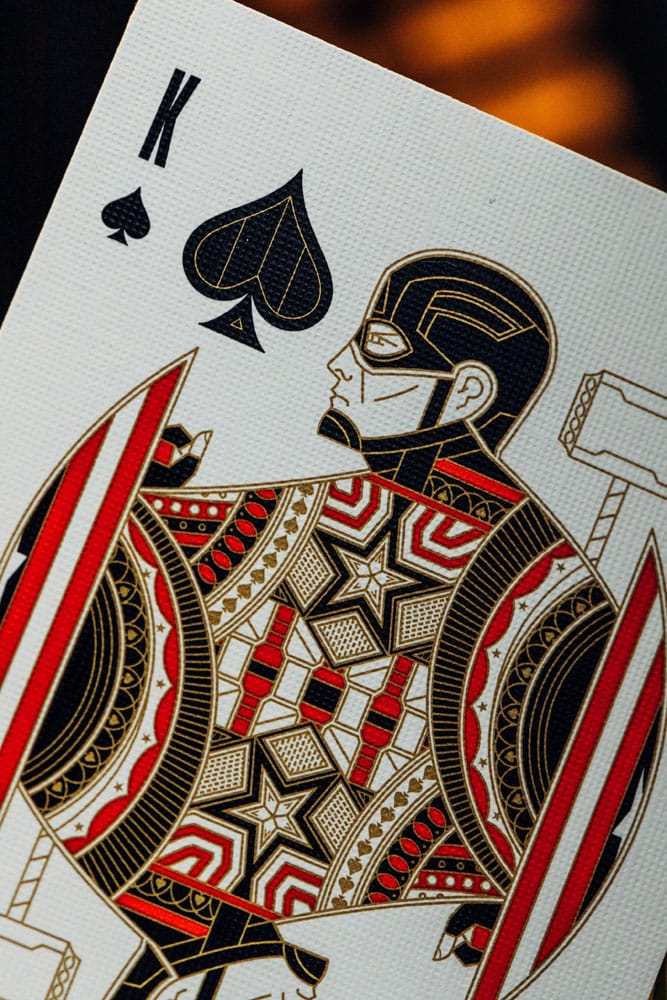 Avengers - The Infinity Saga Playing Cards Version rouge