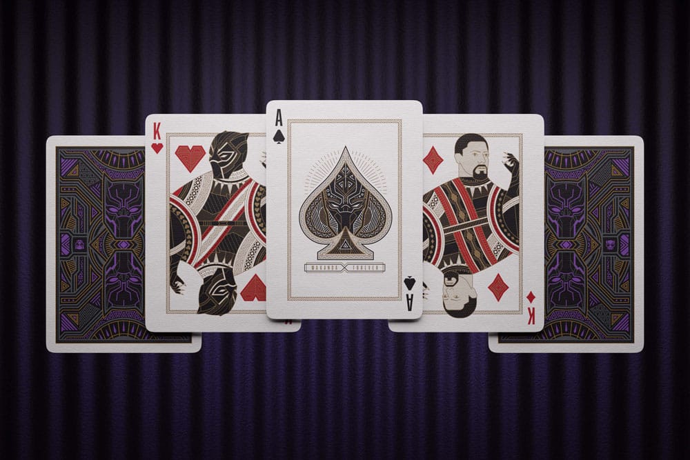 Marvel jugando a las cartas Black Panther