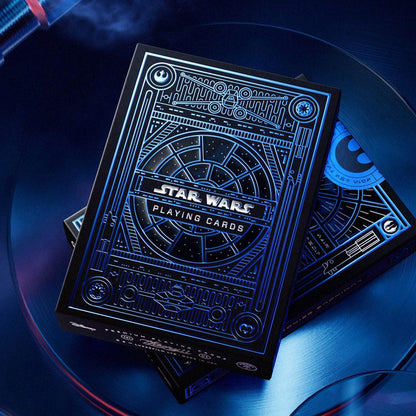 Star Wars jugando a las cartas de la versión azul