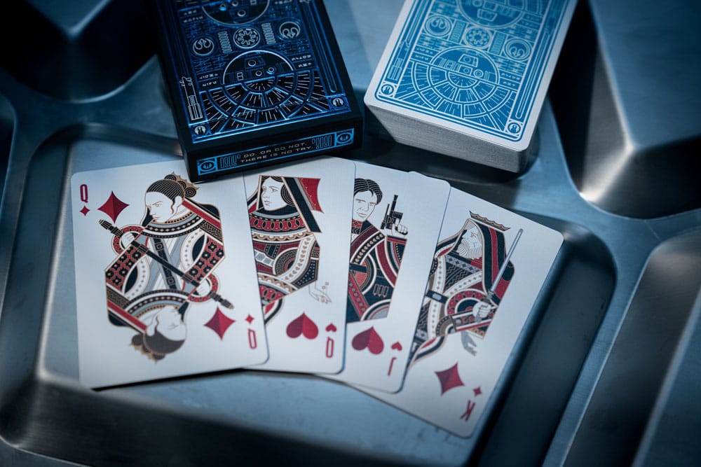 Star Wars jugando a las cartas de la versión azul