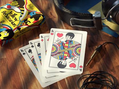 Los Beatles jugando a las cartas submarino amarillo