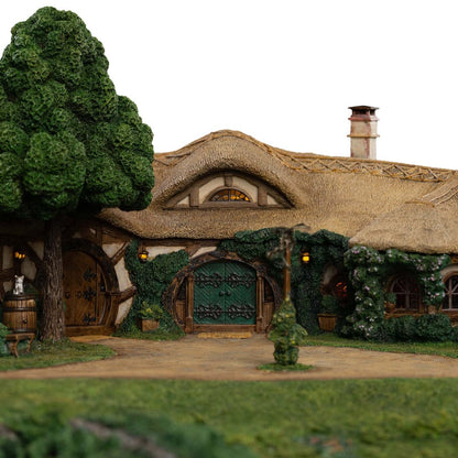 Lord of the Rings-standbeeld De Green Dragon Inn