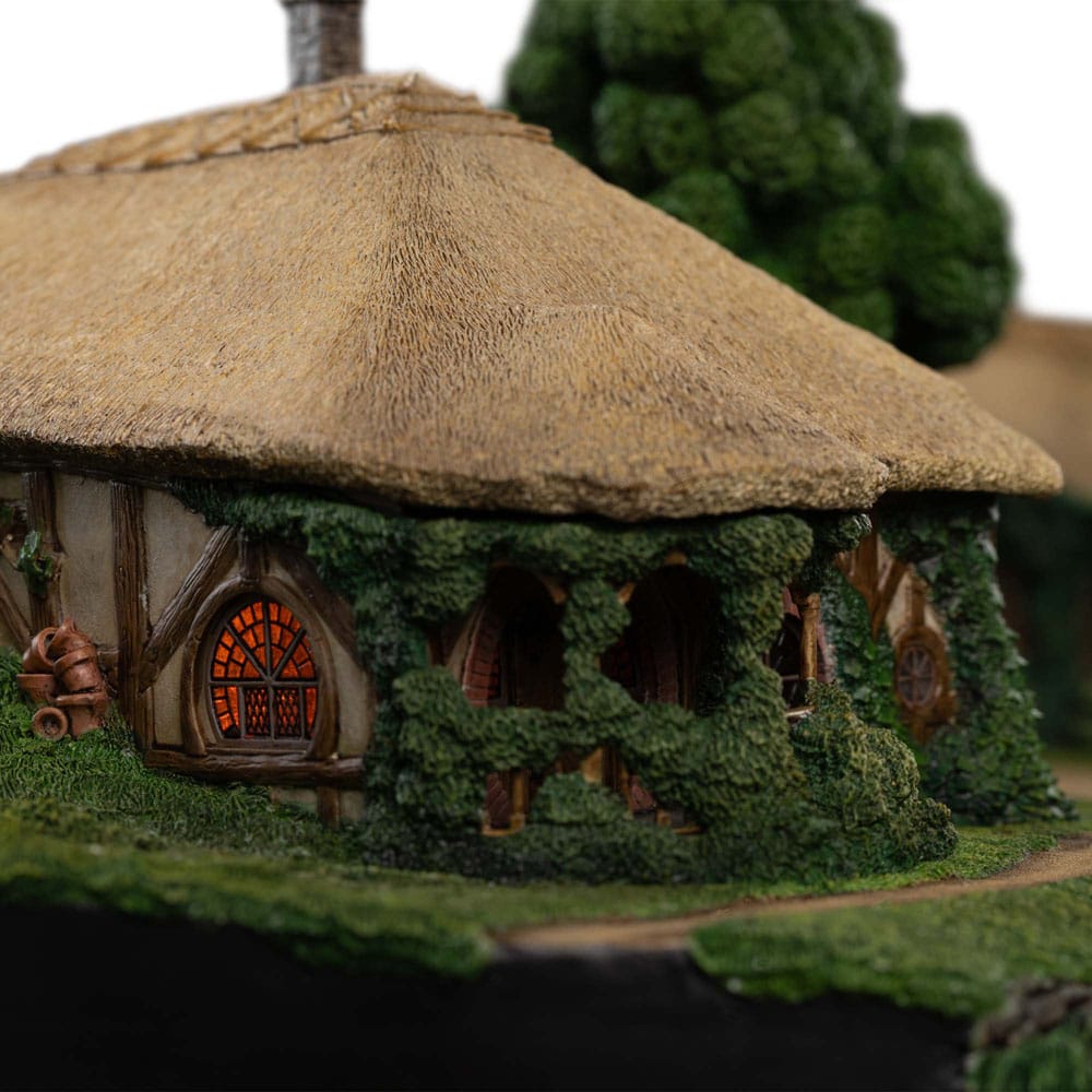 Lord of the Rings-standbeeld De Green Dragon Inn