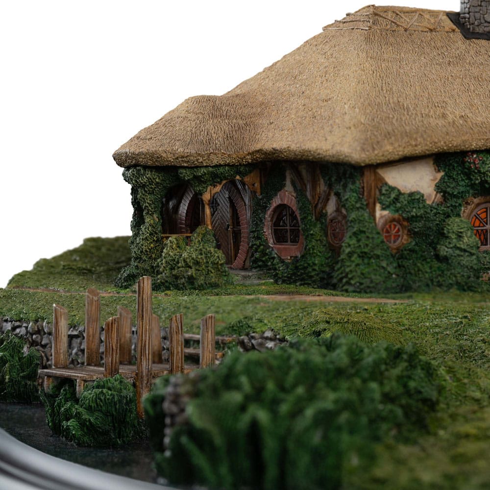 Lord of the Rings-standbeeld De Green Dragon Inn