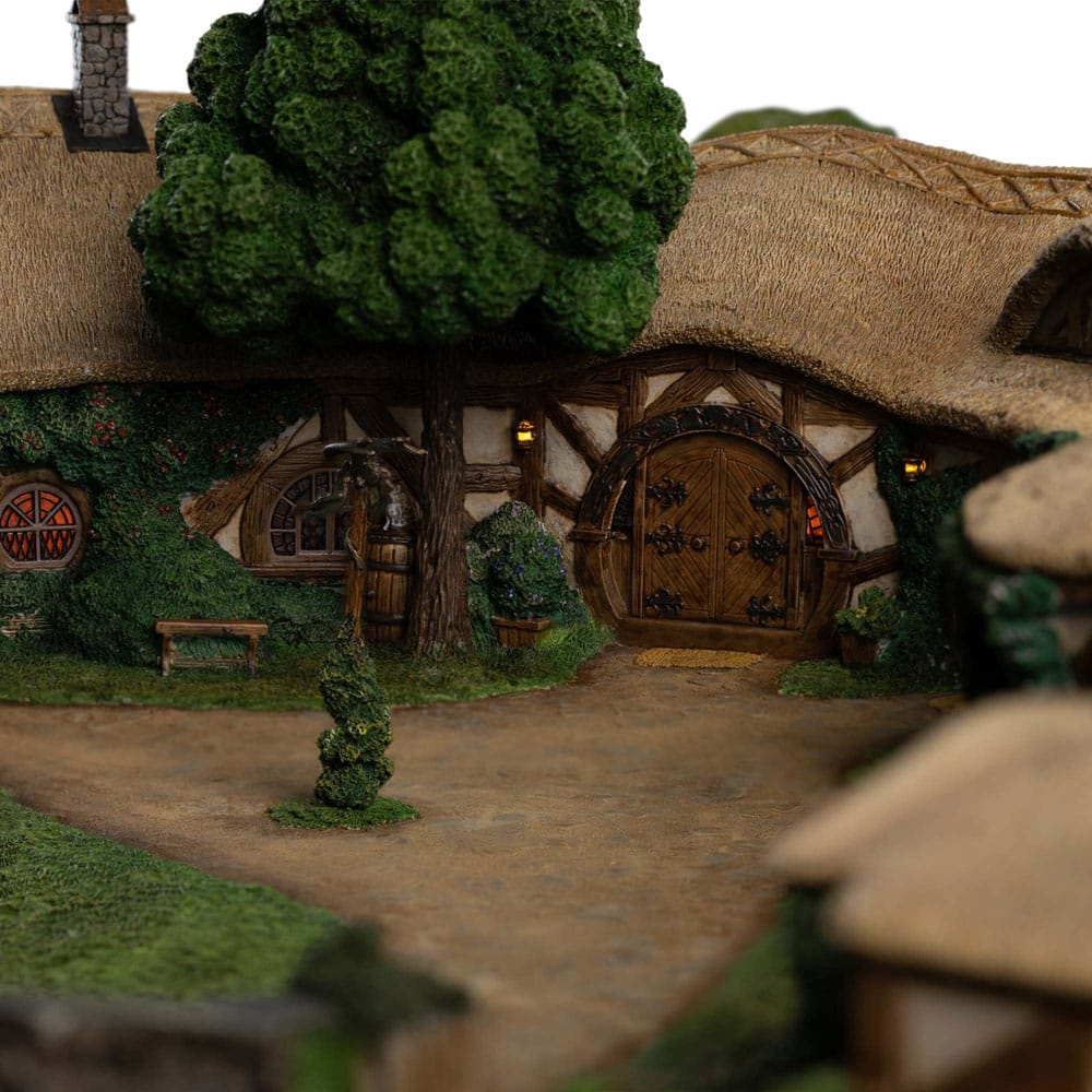 Lord of the Rings-standbeeld De Green Dragon Inn